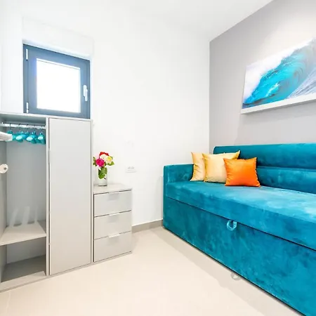Βίλα Brasina Sleeps 7 With Pool Air Con And Wifi *