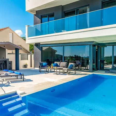 Brasina Sleeps 7 With Pool Air Con And Wifi * Mlini