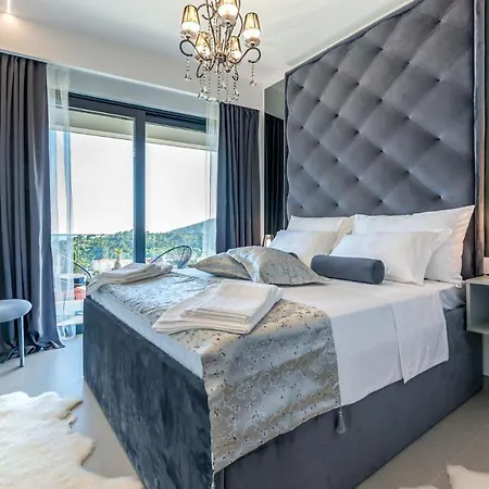 Βίλα Brasina Sleeps 7 With Pool Air Con And Wifi Mlini
